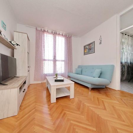 Apartman Lana In City Centre With Garage Zára Kültér fotó