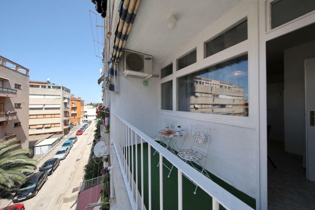 Apartman Lana In City Centre With Garage Zára Kültér fotó