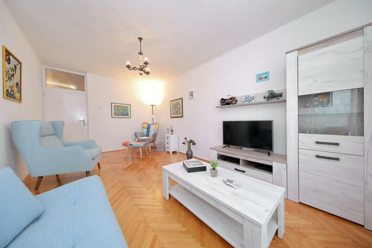 Apartman Lana In City Centre With Garage Zára Kültér fotó