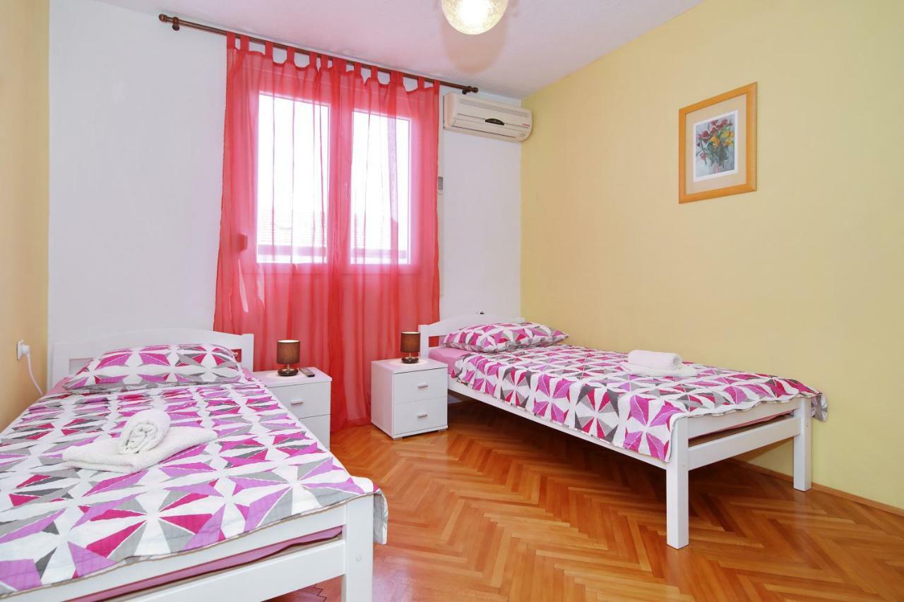 Apartman Lana In City Centre With Garage Zára Kültér fotó