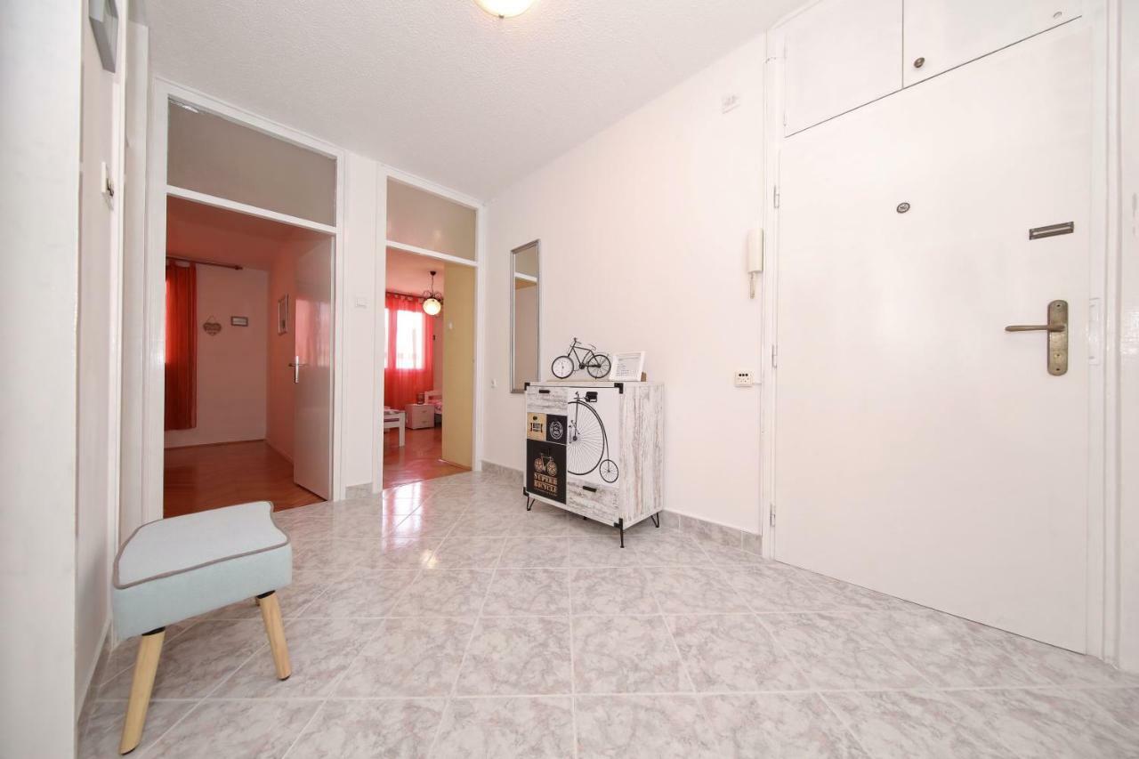 Apartman Lana In City Centre With Garage Zára Kültér fotó