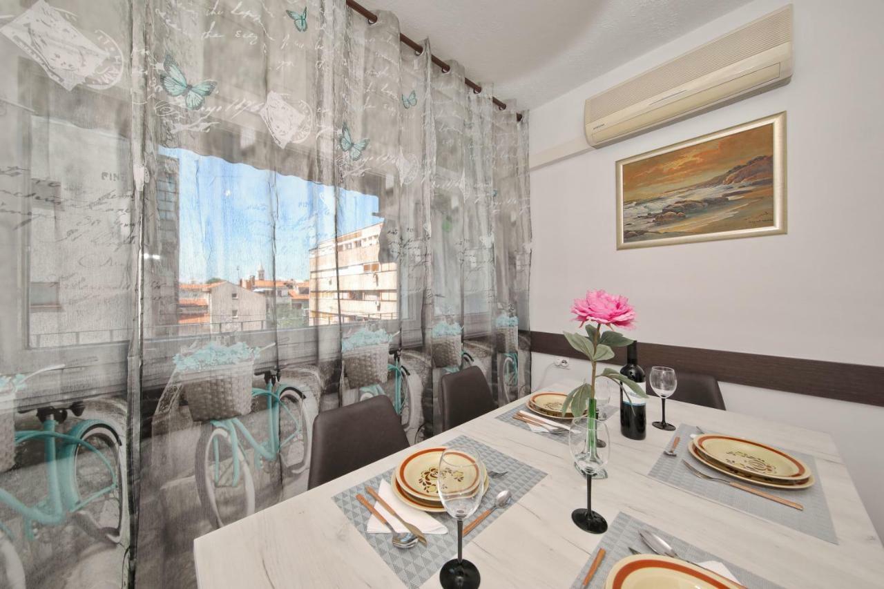 Apartman Lana In City Centre With Garage Zára Kültér fotó