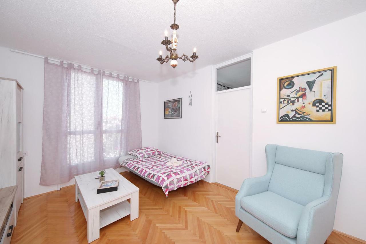 Apartman Lana In City Centre With Garage Zára Kültér fotó