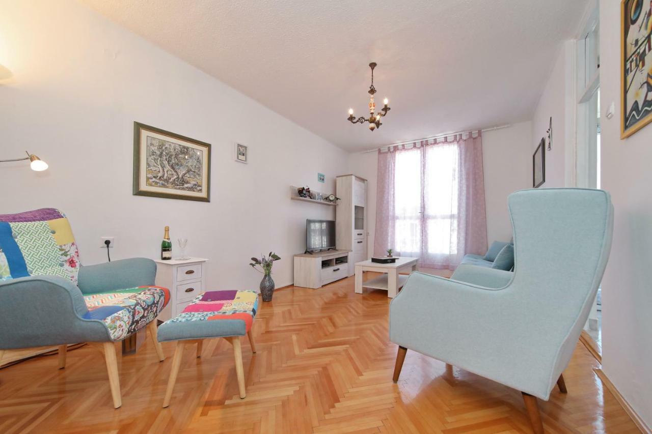 Apartman Lana In City Centre With Garage Zára Kültér fotó