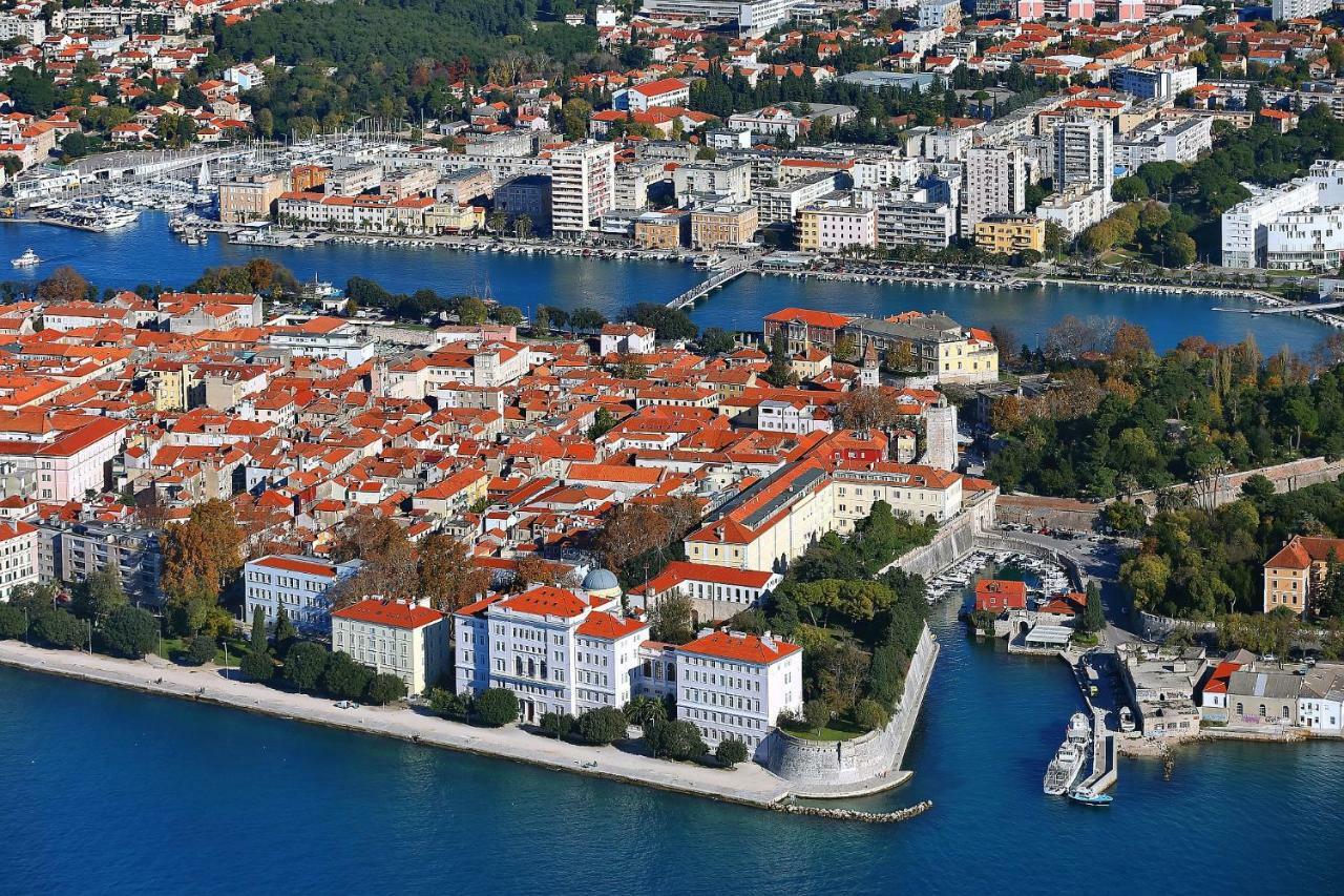 Apartman Lana In City Centre With Garage Zára Kültér fotó